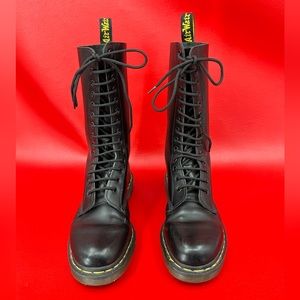 Vintage 1914 with 14 hole Dr. Martens pre 2000 Moto Boots size 9 M